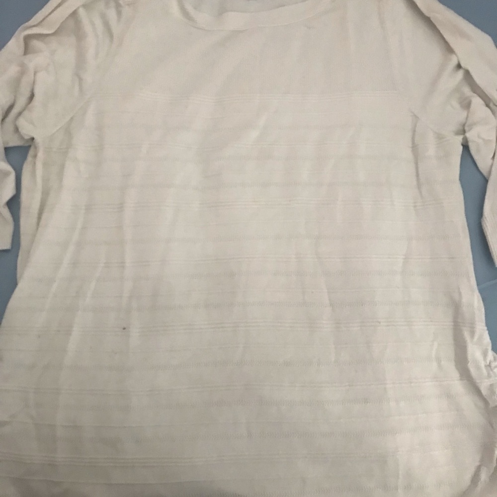 Off white 3/4 sleeve sweater
